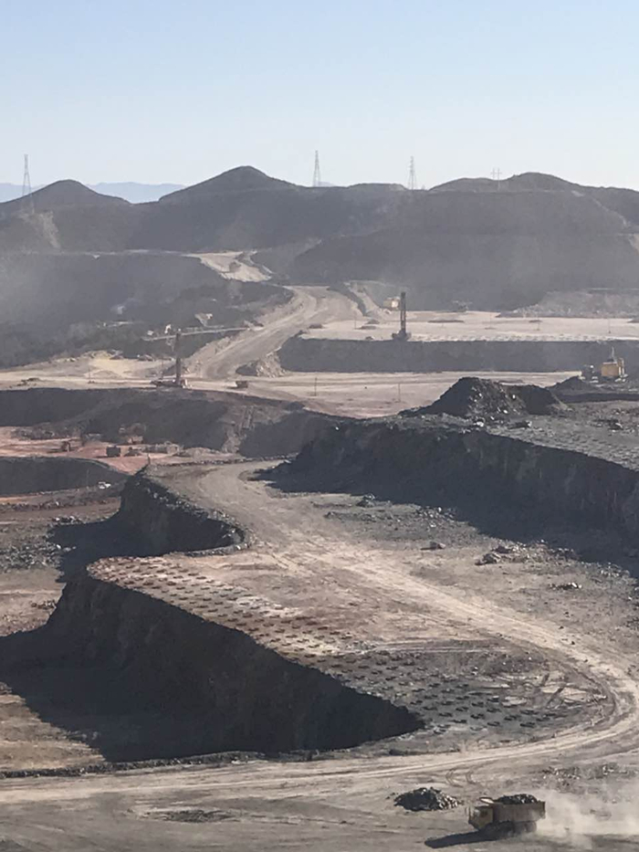 山西袁家村露天铁矿项目部_副本.jpg
